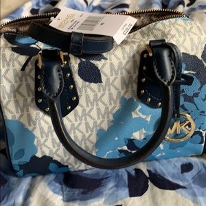 Michael Kors small round bag NWT